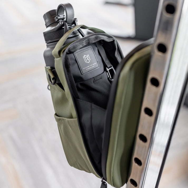 https://magneticbagcompany.com/cdn/shop/files/E527D6DF-D1AE-4AC6-9170-D23ACEB7EEFF.jpg?v=1755611684&width=713